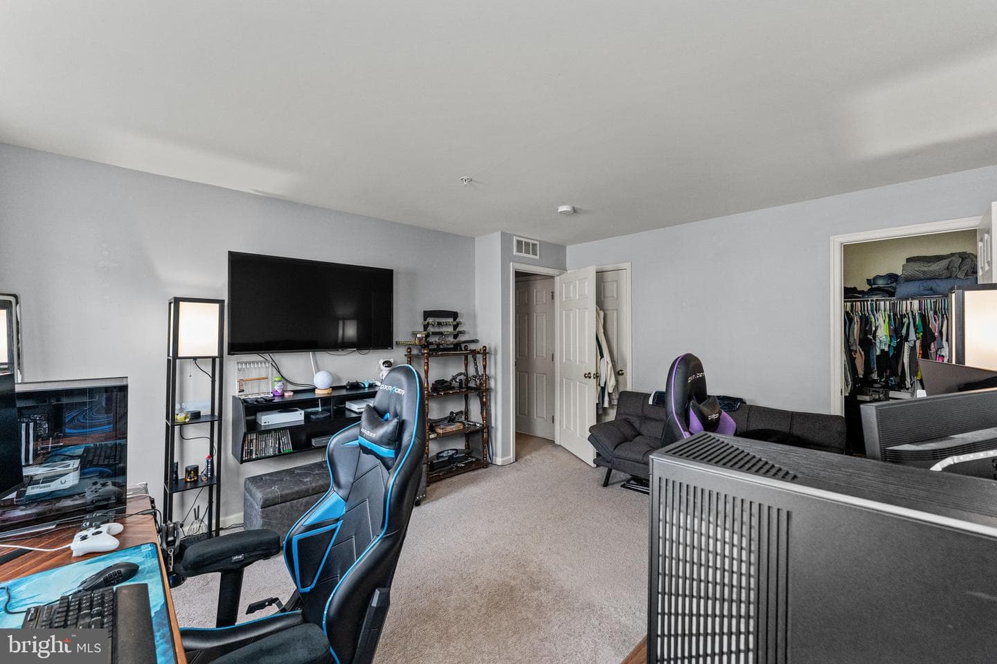 2062 Berkeley Drive photo 13