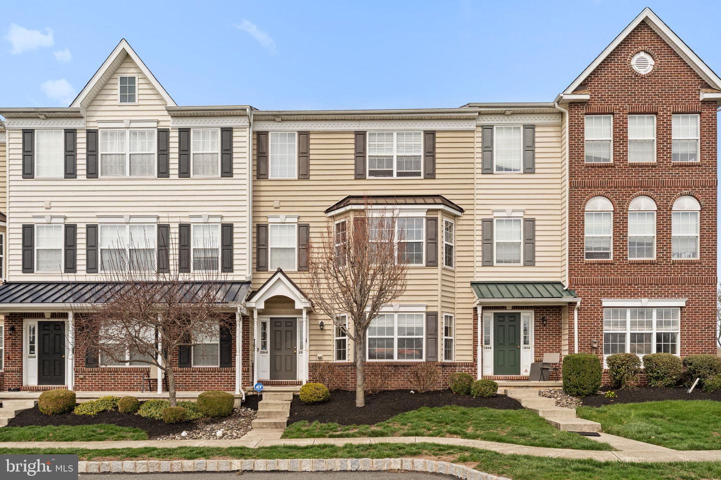 2062 Berkeley Drive photo 2