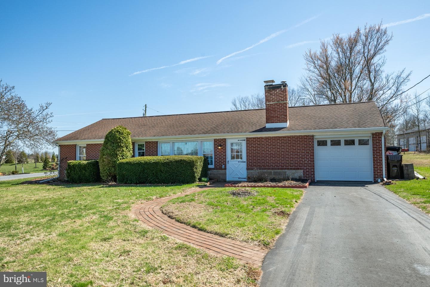 874 Sunset Lane photo 2