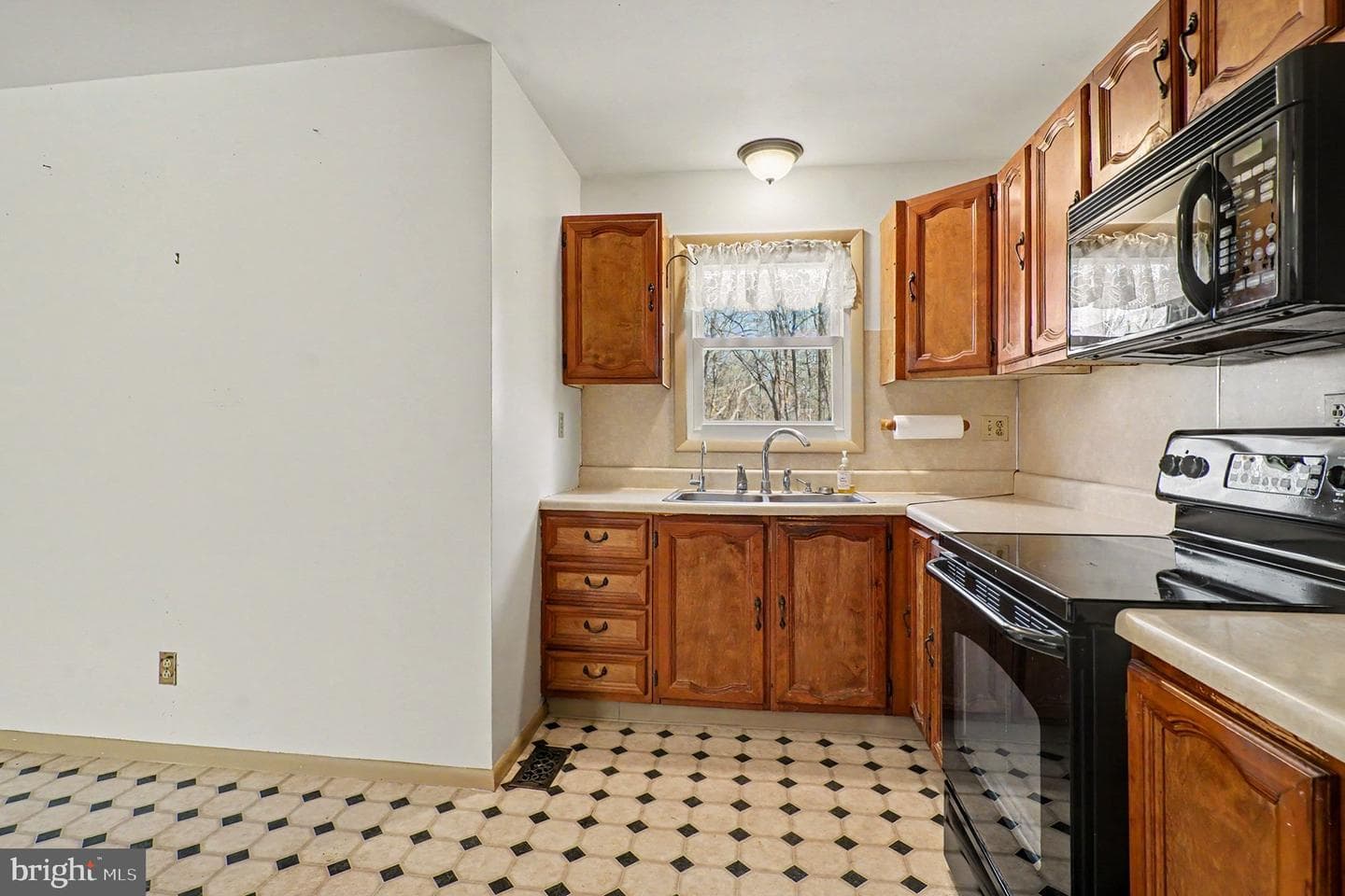 141 Papermill Road photo 16