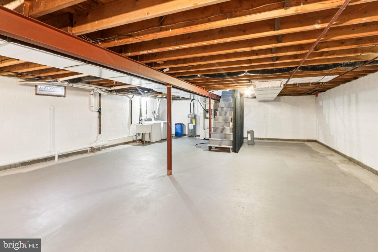 207 Amelia Street photo 32