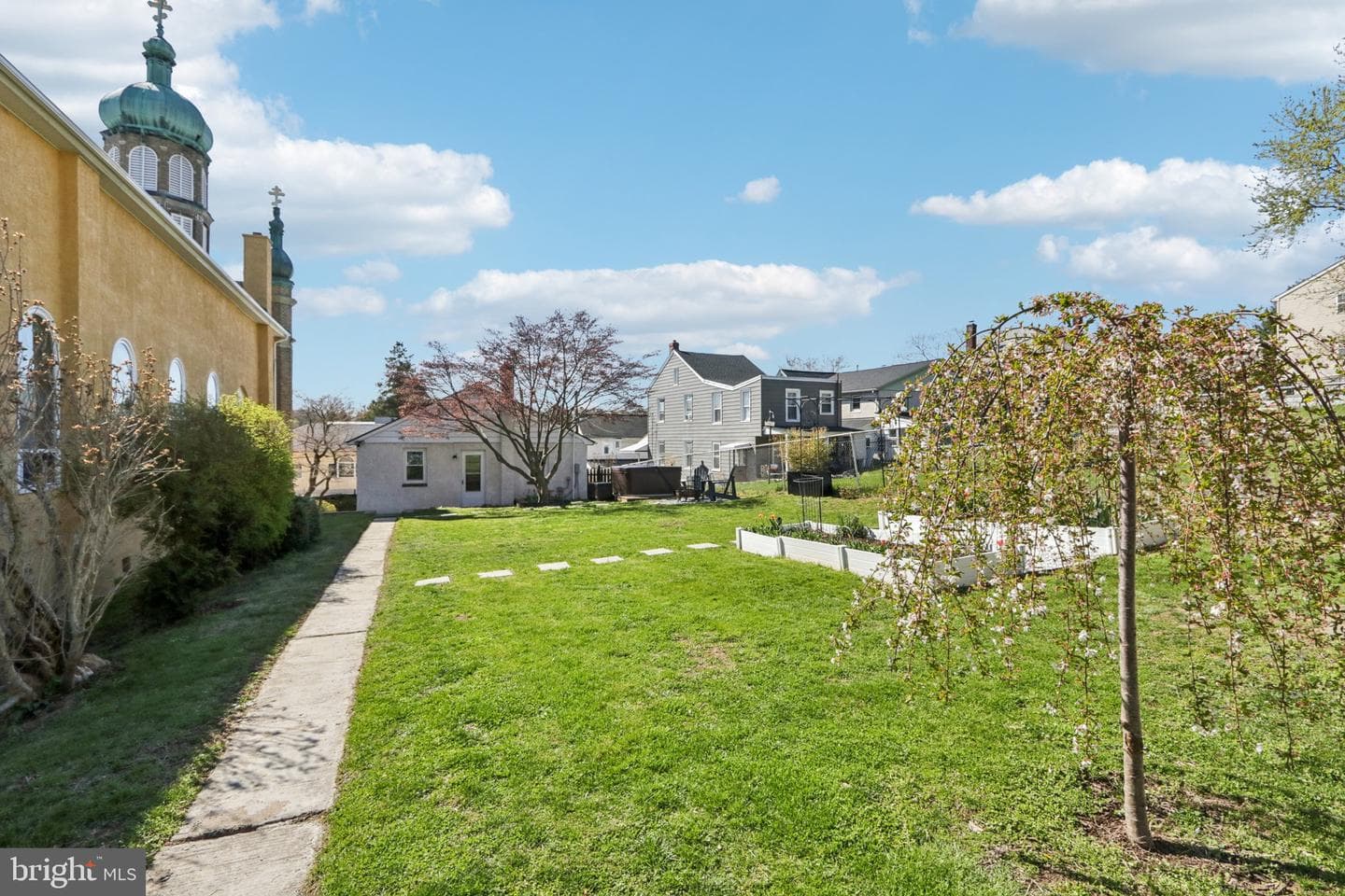 207 Amelia Street photo 47