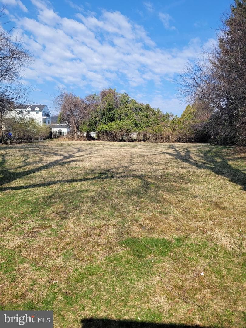 1414 Hallowell Street photo 8