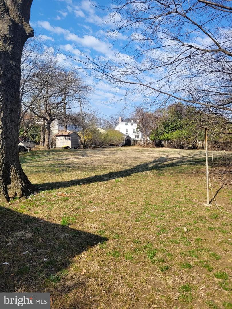 1414 Hallowell Street photo 9
