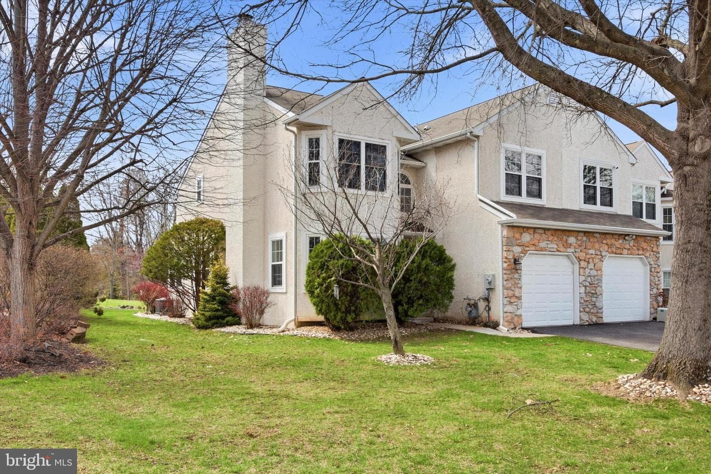 100 Larkspur Lane