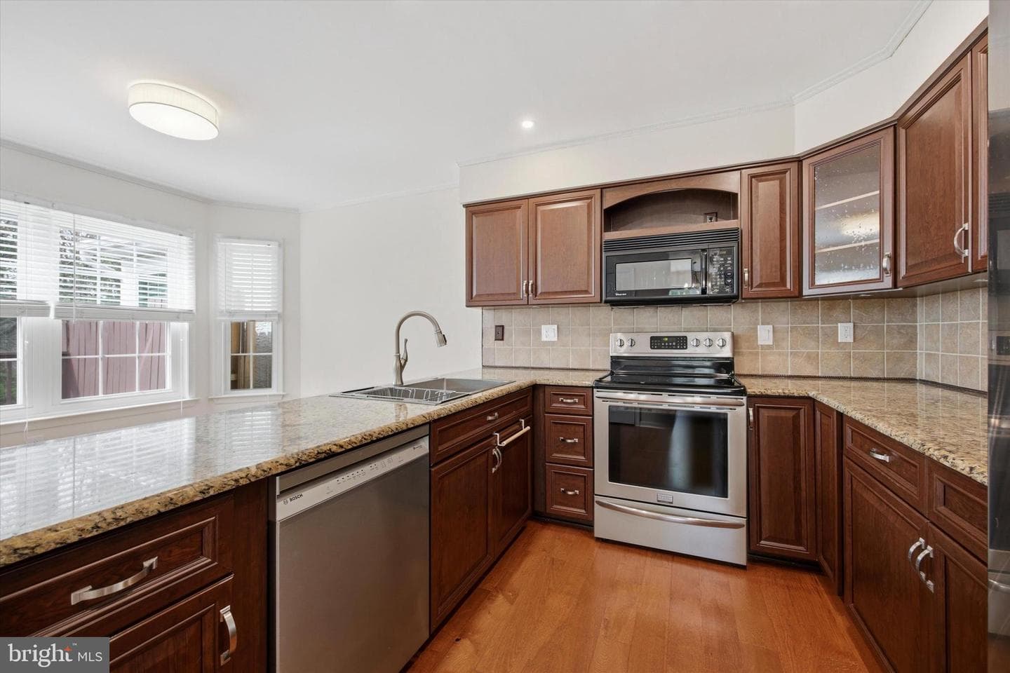 100 Larkspur Lane photo 7
