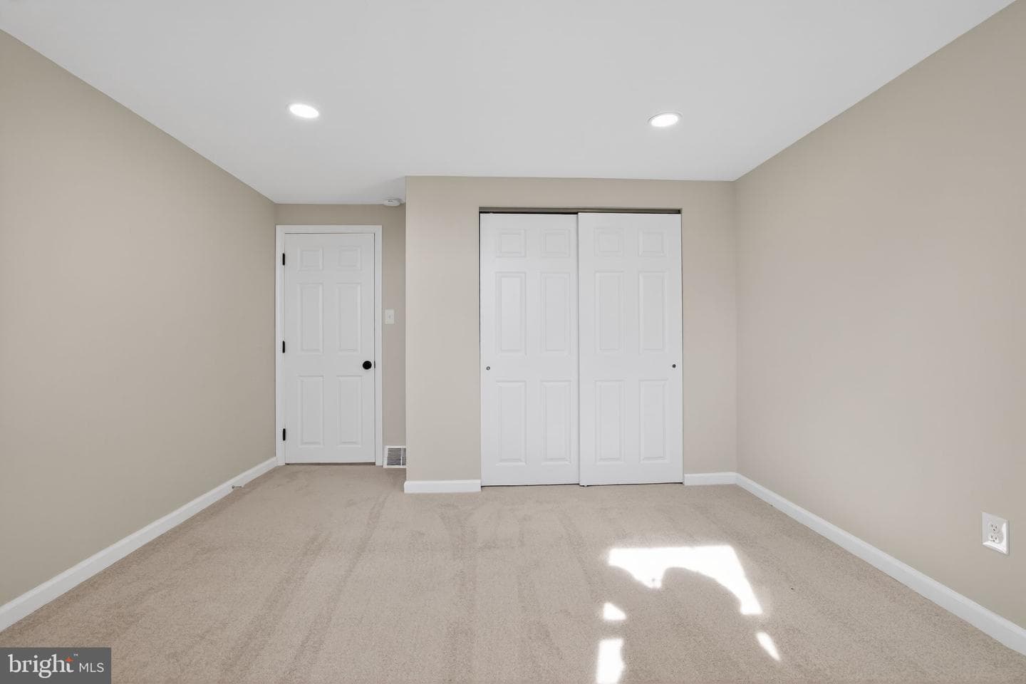 28 Circle Drive photo 17