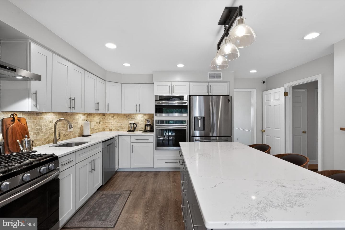 1708 Madeira Avenue photo 38