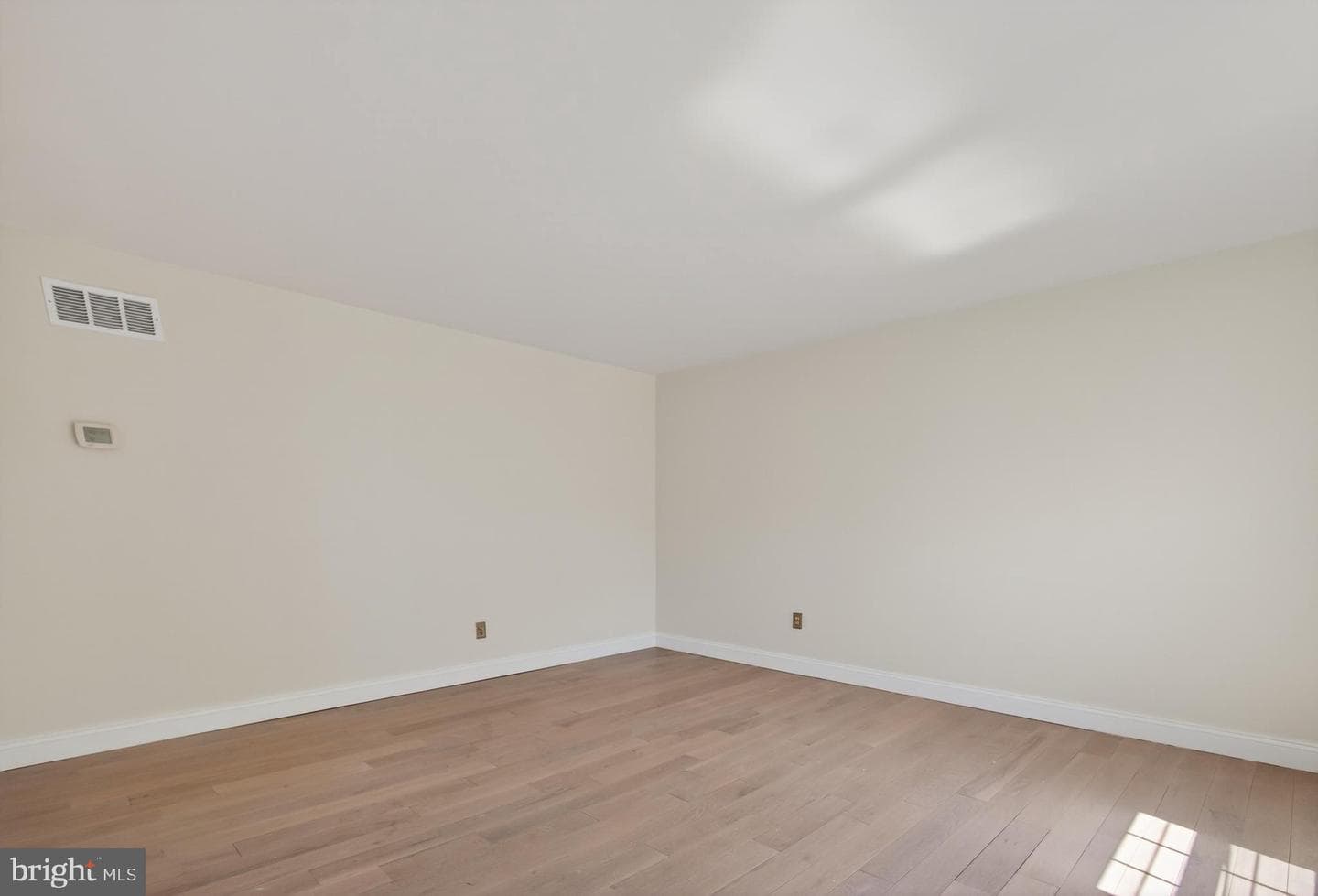 117 Oxford Lane photo 17