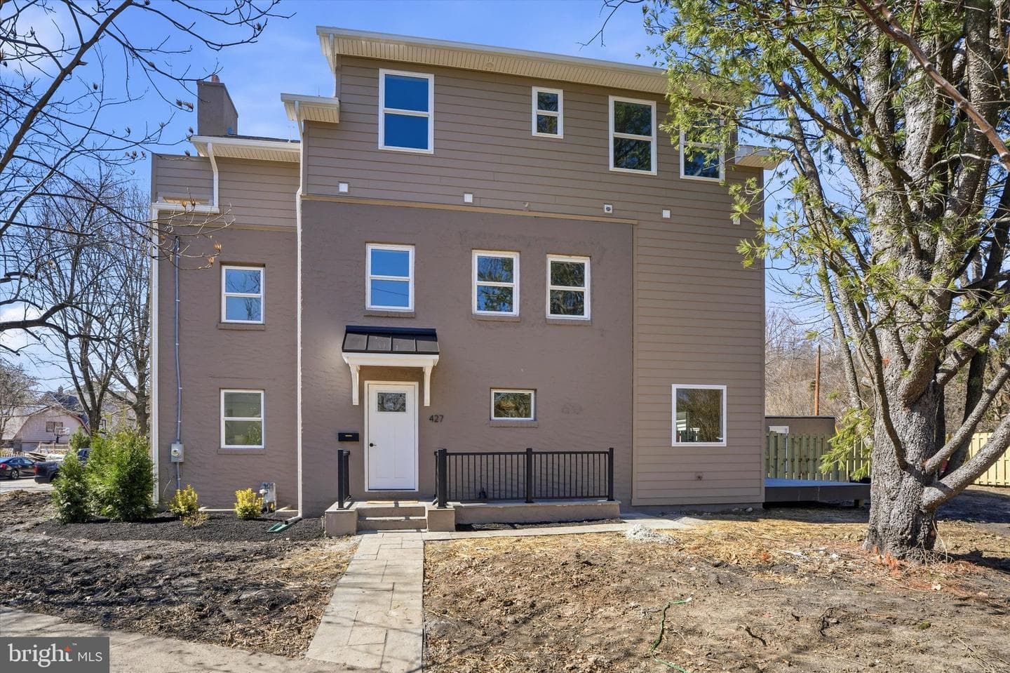 427 Grove Place photo 35