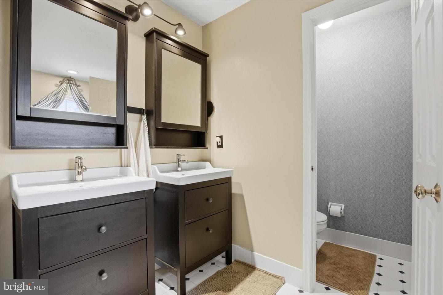 495 Reginald Lane photo 23