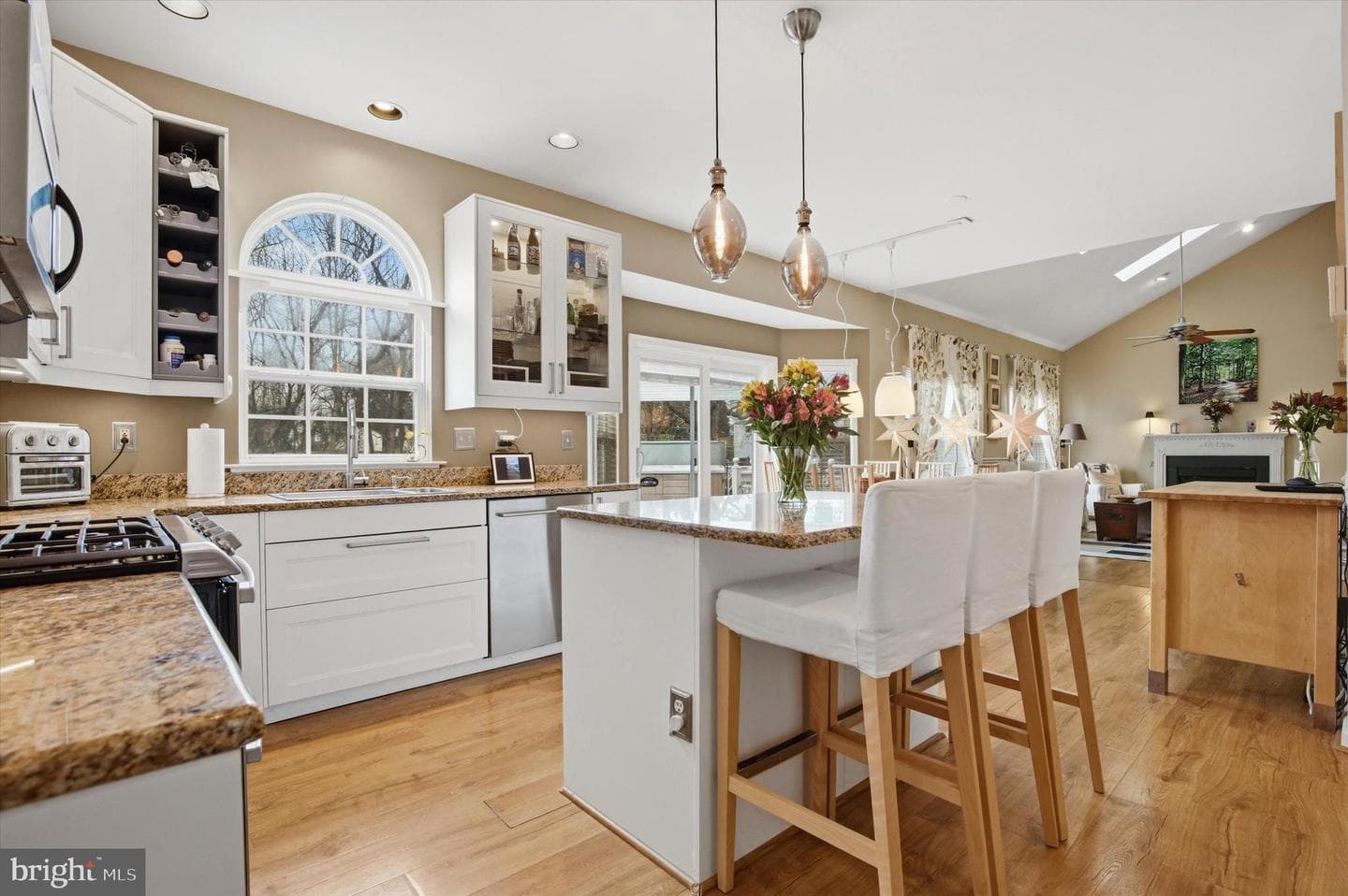 495 Reginald Lane photo 4