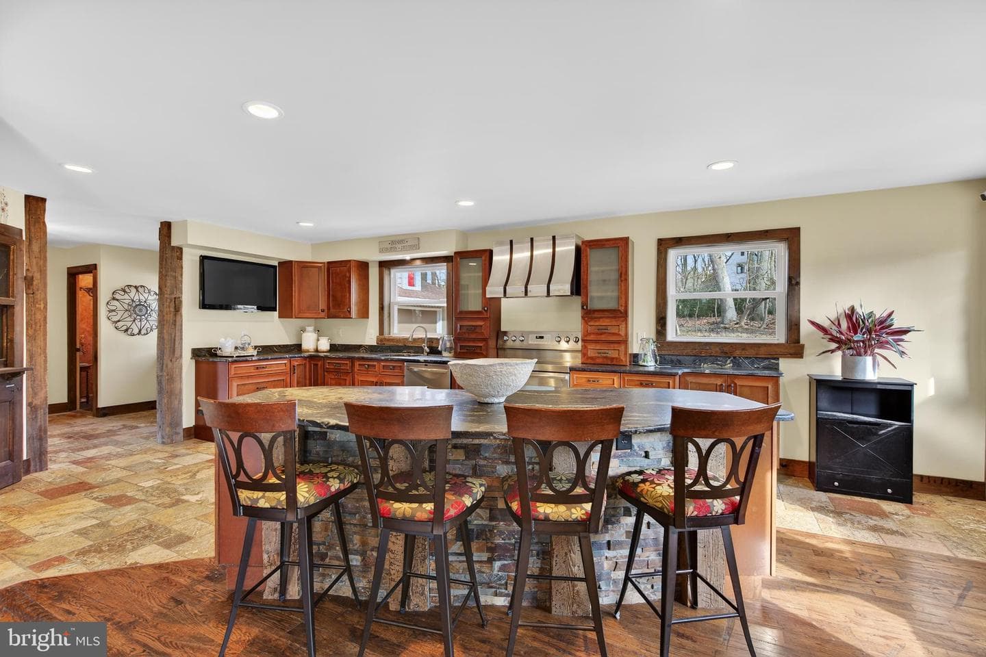 720 Hobbs Road photo 18