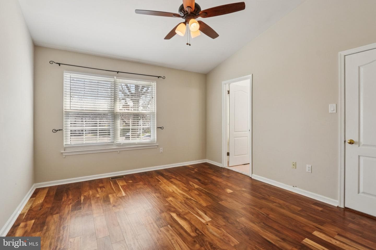 6200 Rolling Hill Drive photo 18