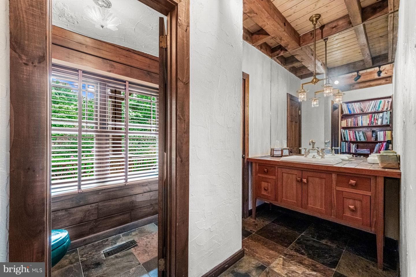 1408 Rene Road photo 25