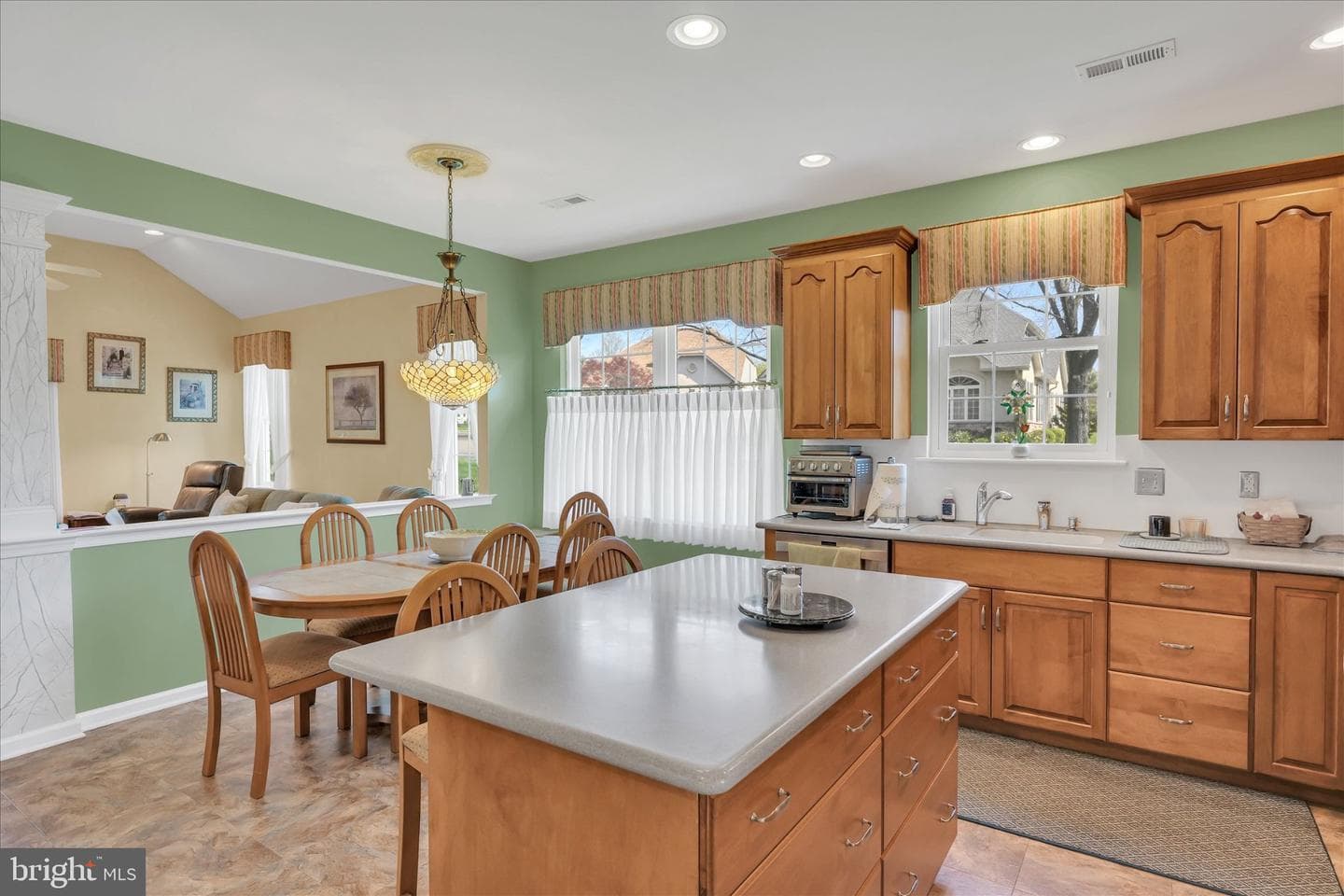 300 Westminster Lane photo 12