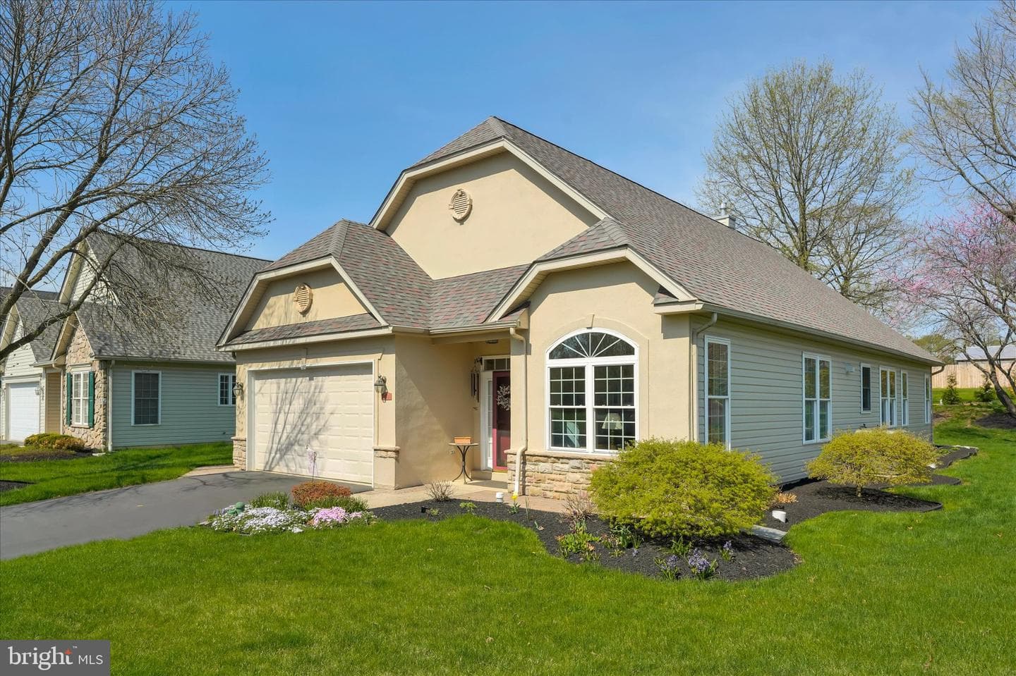 300 Westminster Lane photo 2