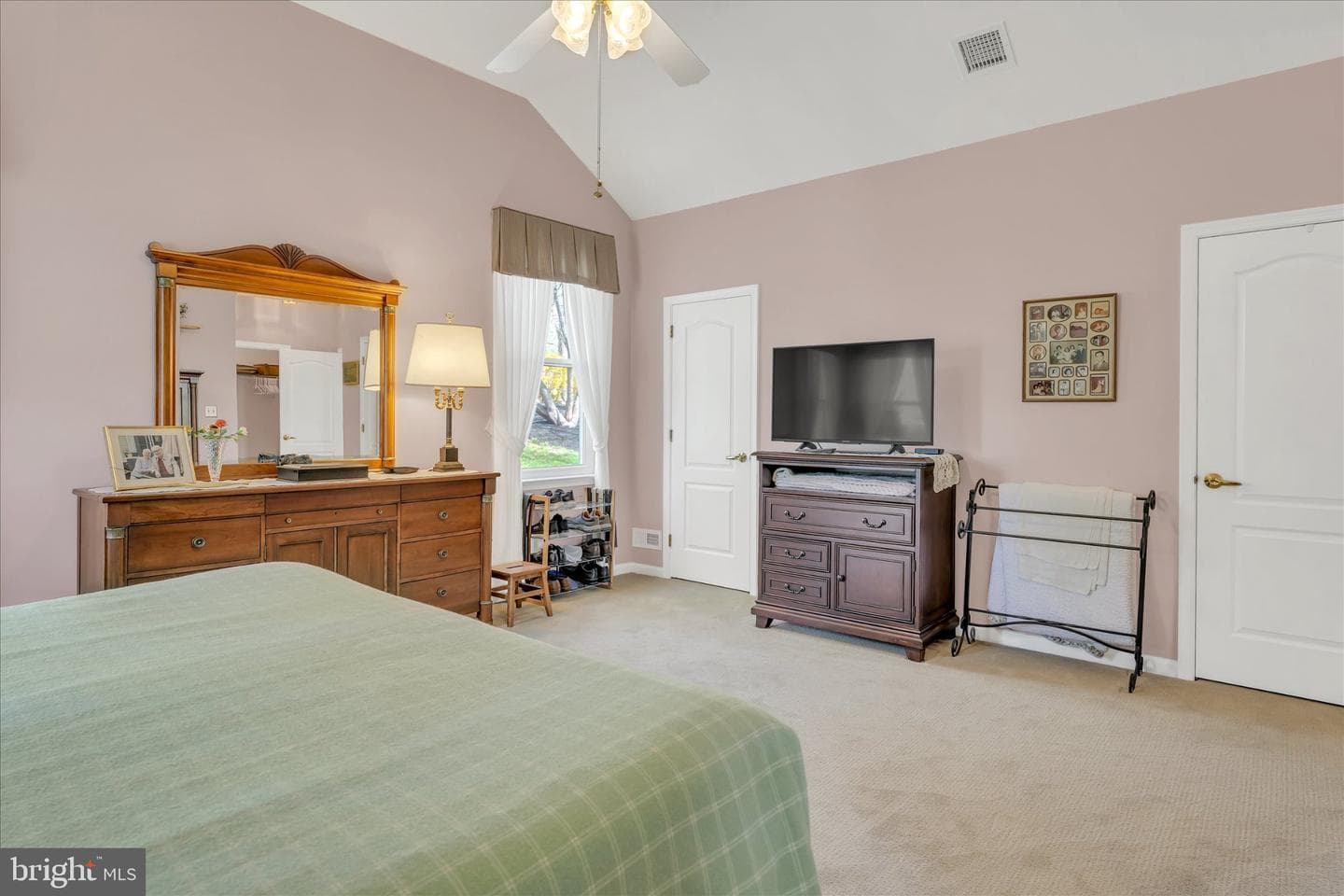 300 Westminster Lane photo 25