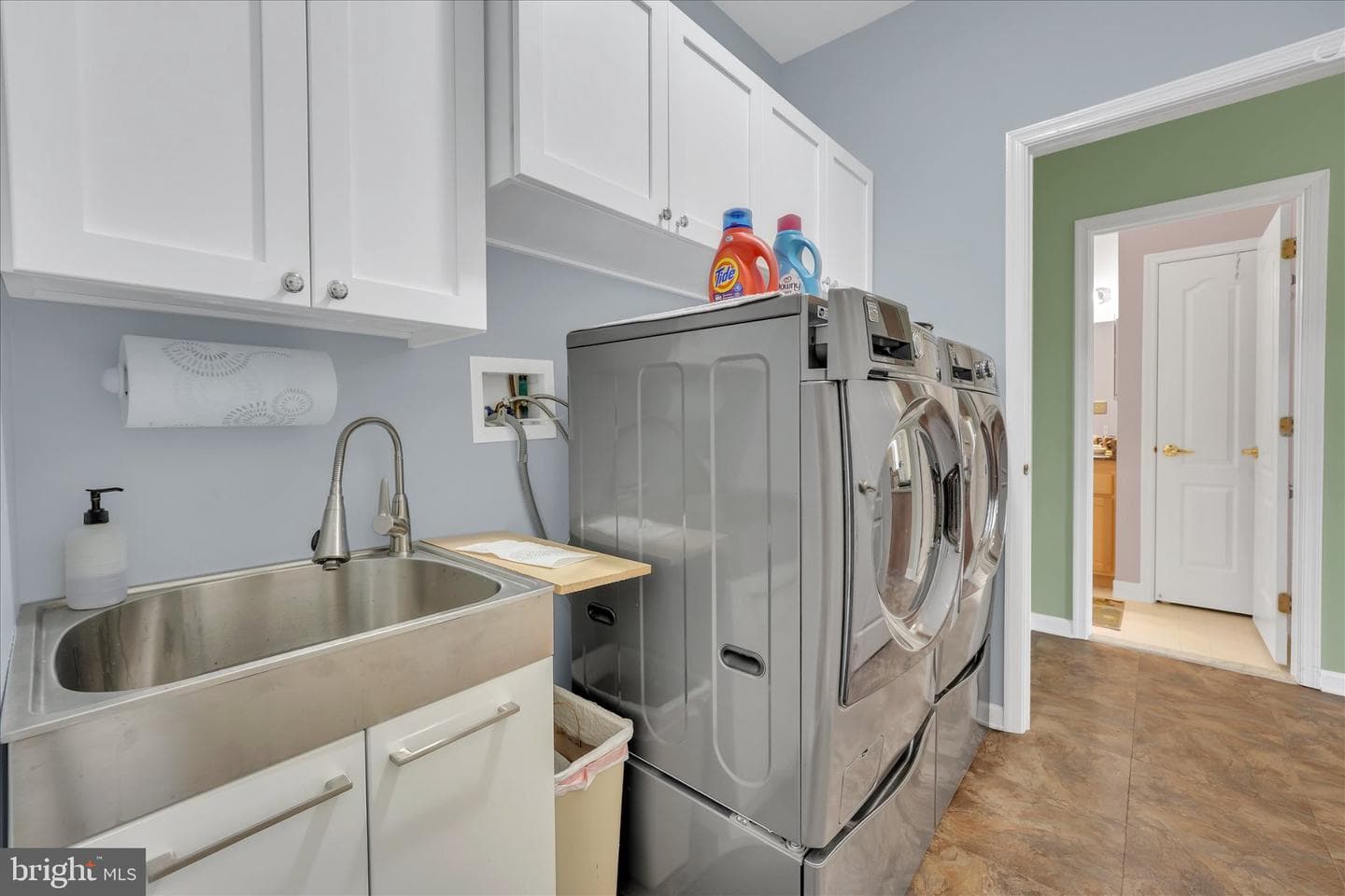 300 Westminster Lane photo 33