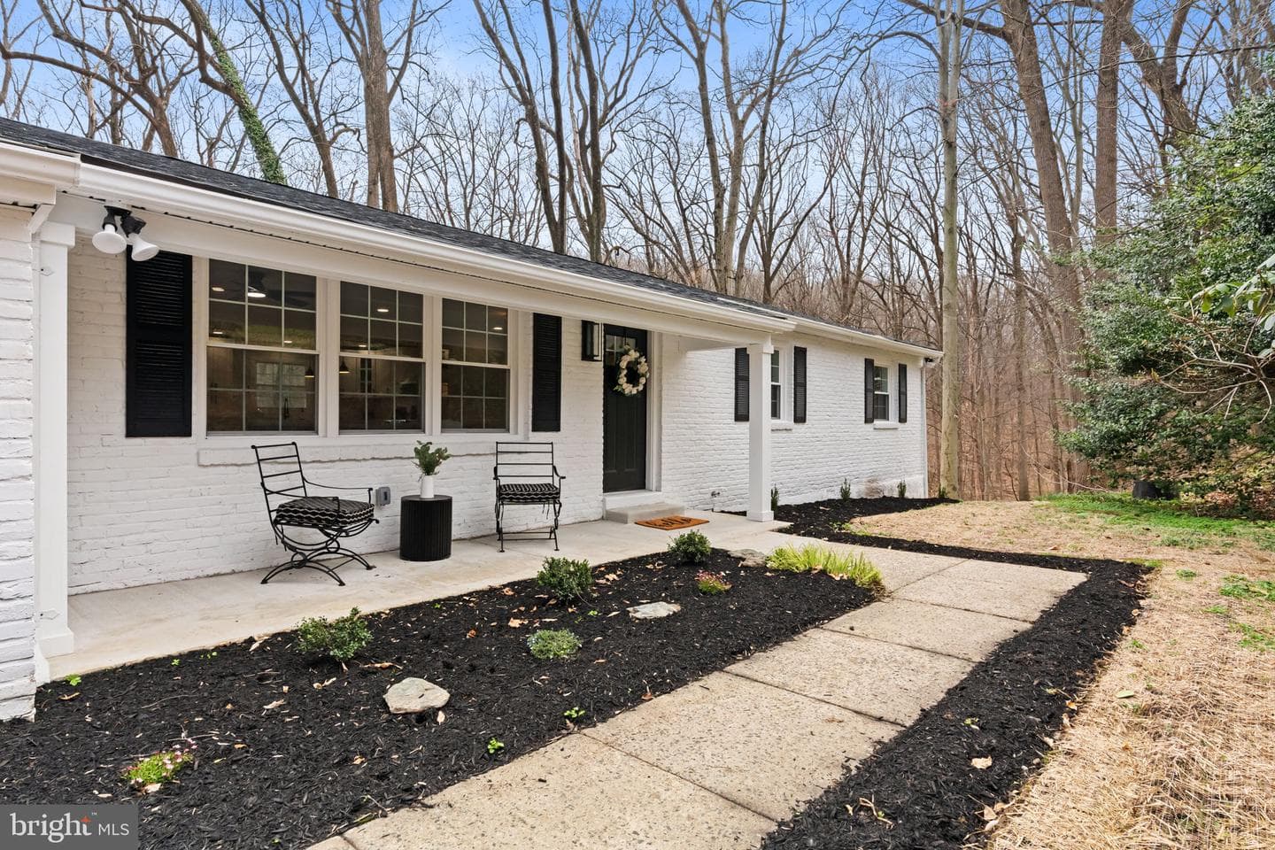 971 Stevens Lane photo 4