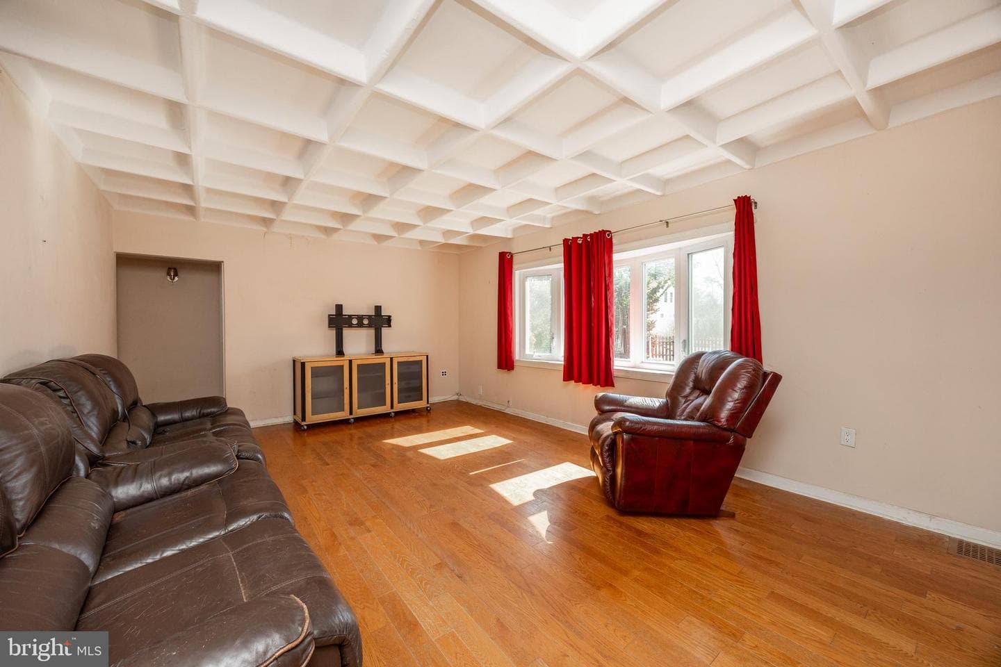 8101 Douglas Road photo 4