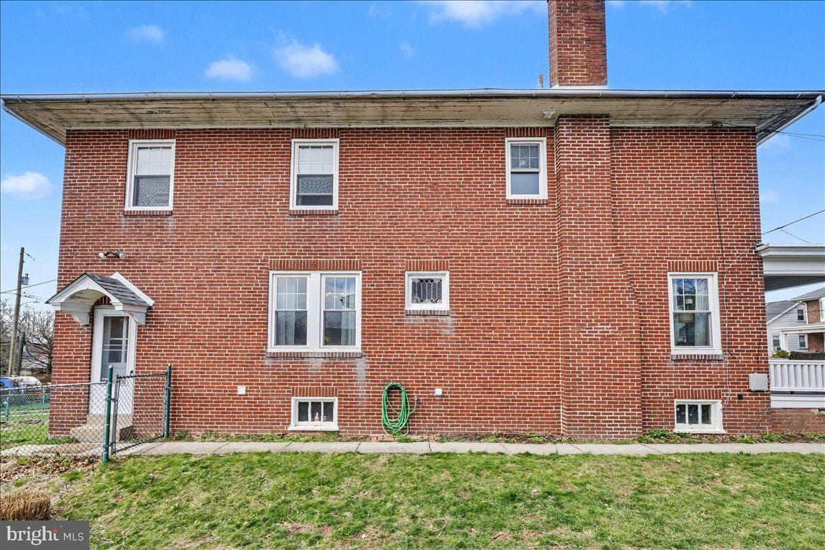 630 N Evans Street photo 28