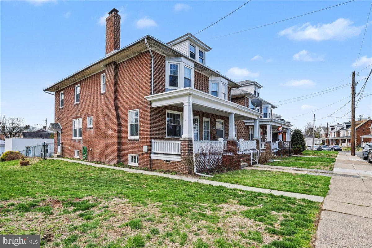 630 N Evans Street photo 3