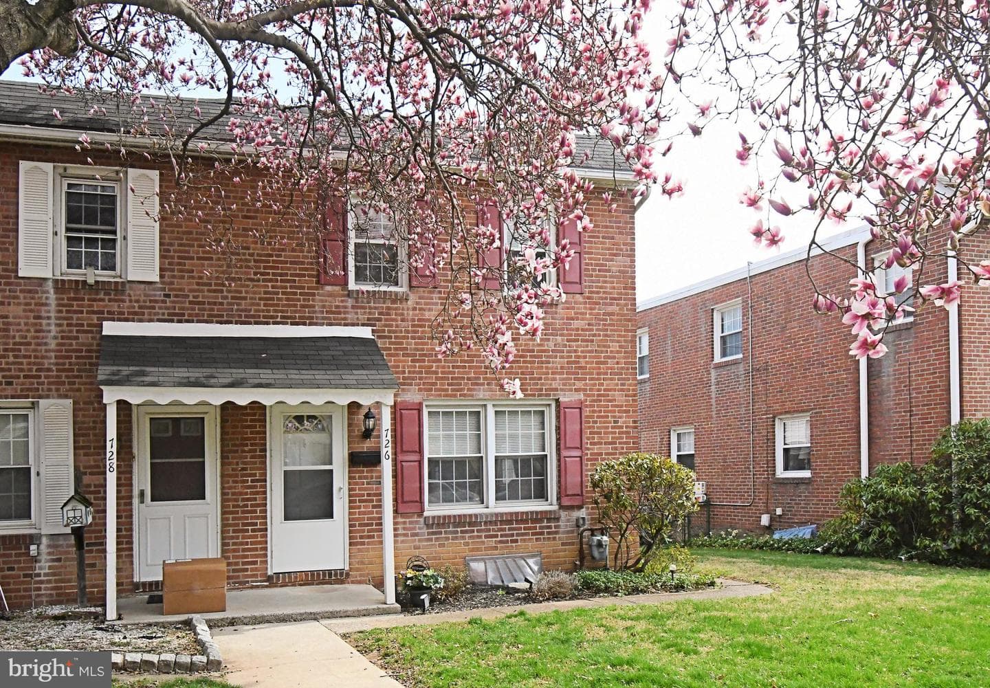 726 Buttonwood Street photo 2