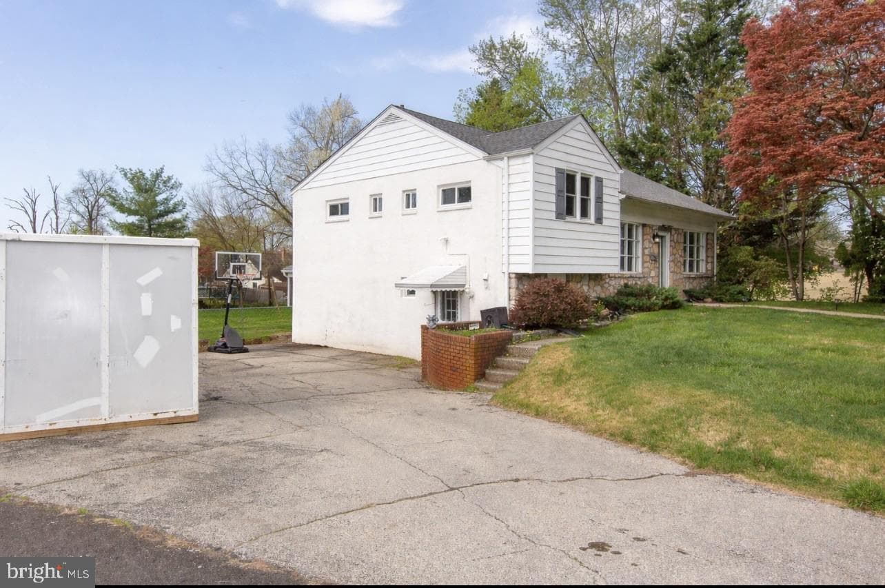 1724 Darland photo 33