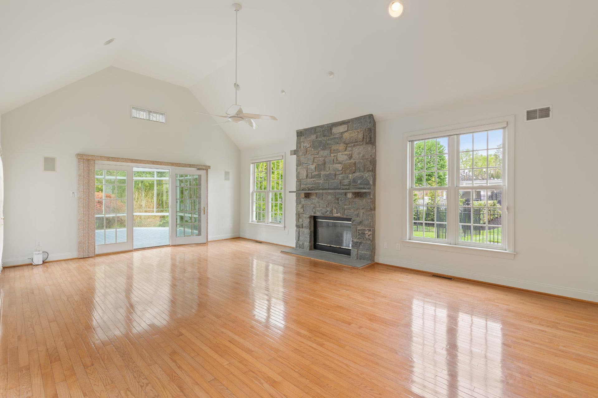 2205 Jefferson Lane photo 22