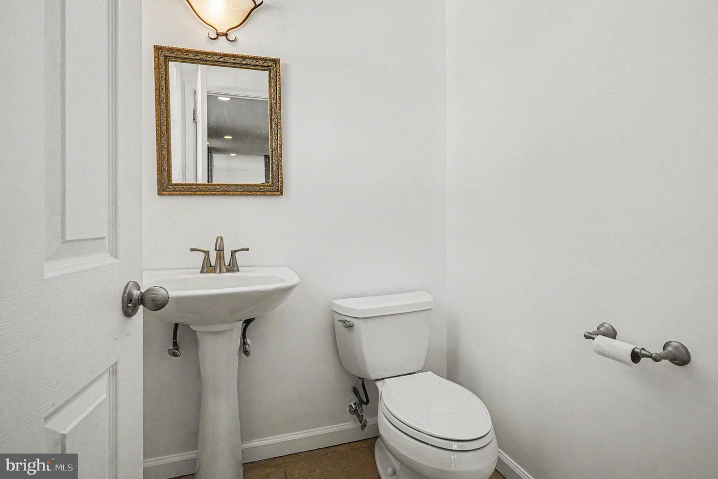 702 Crooked Lane photo 10