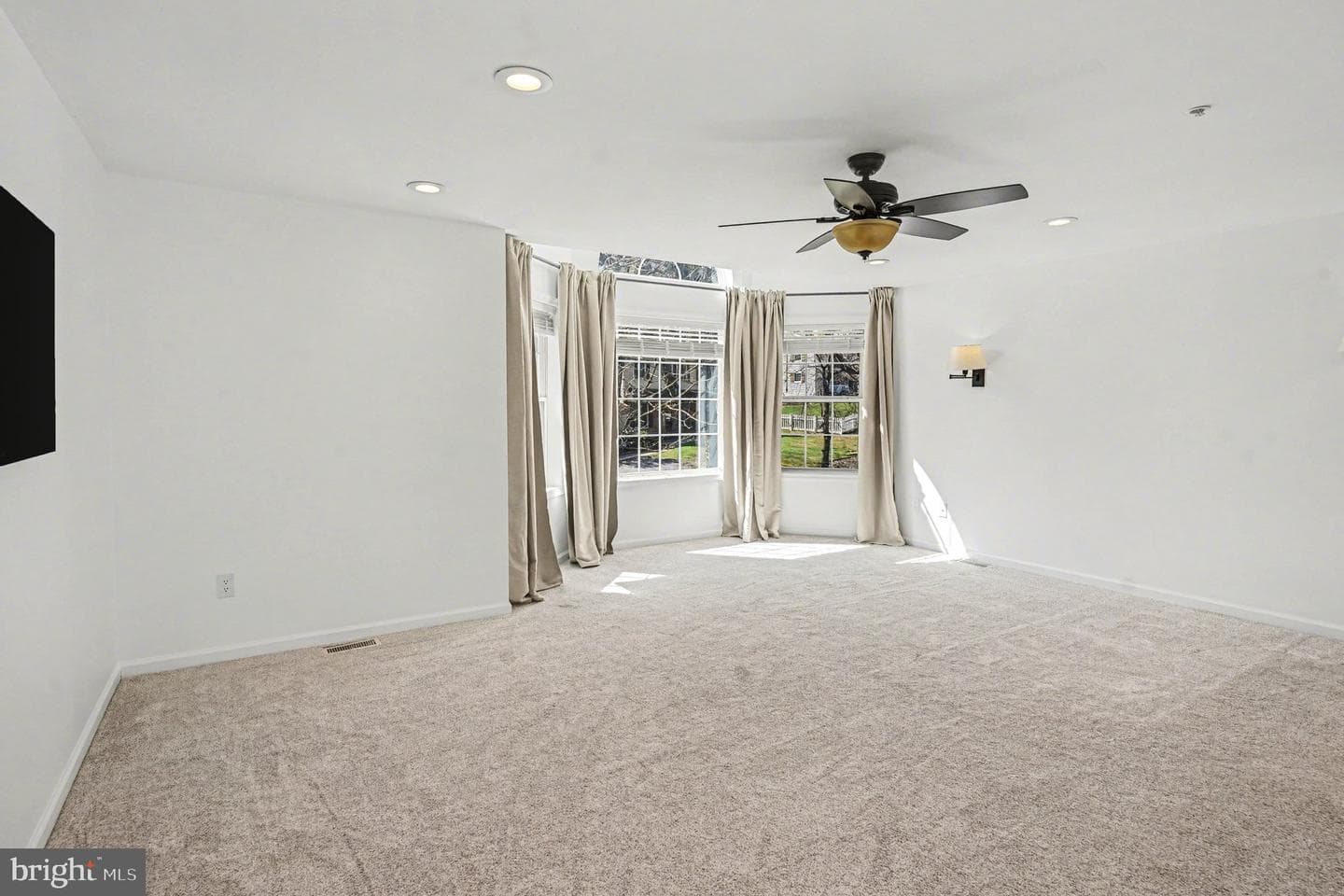 702 Crooked Lane photo 13