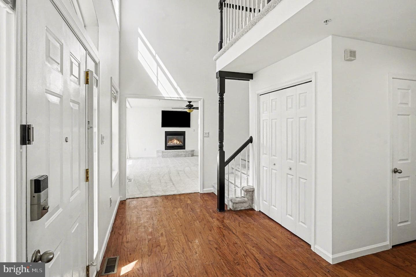 702 Crooked Lane photo 7