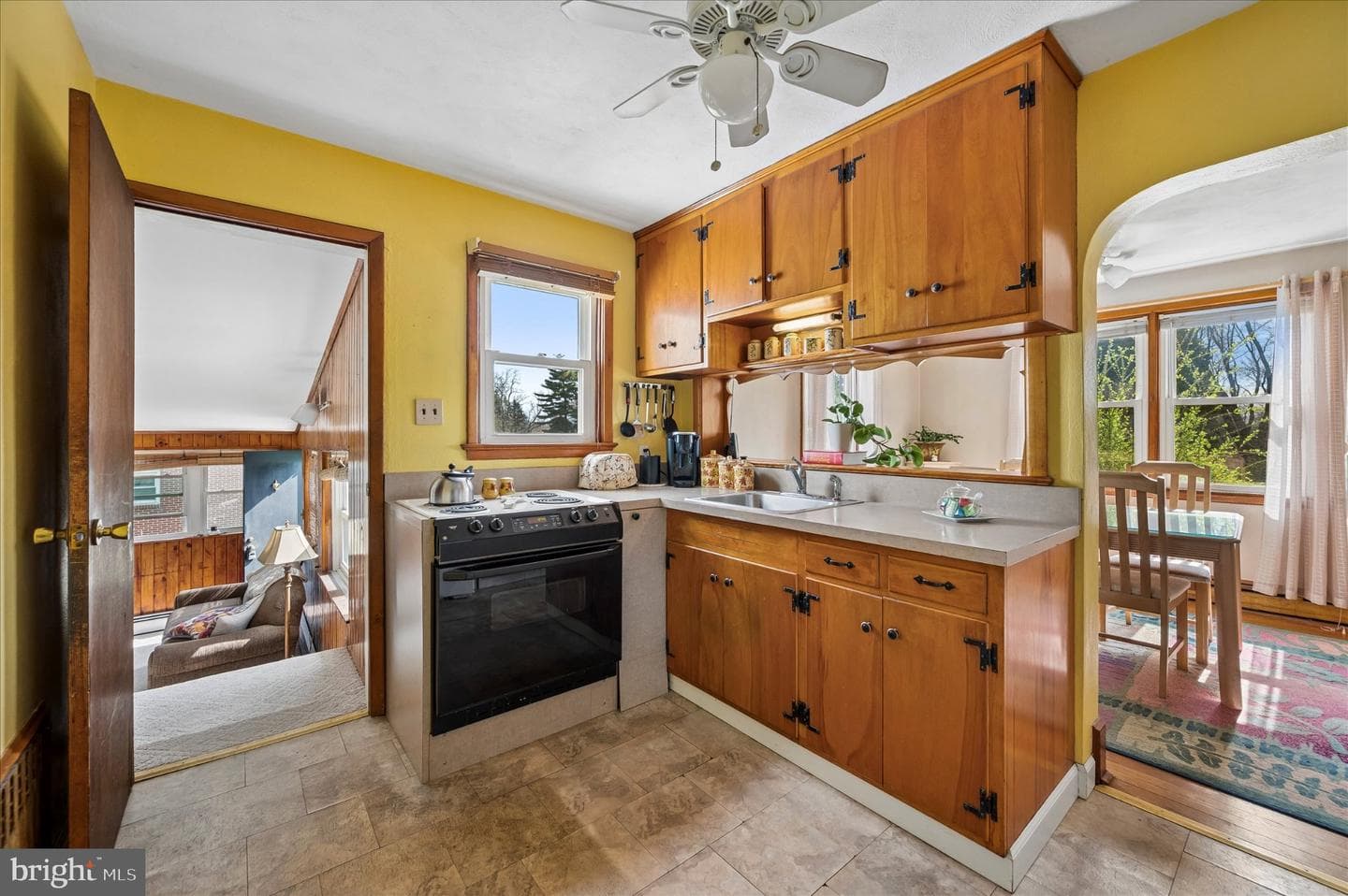 313 Heston Avenue photo 10