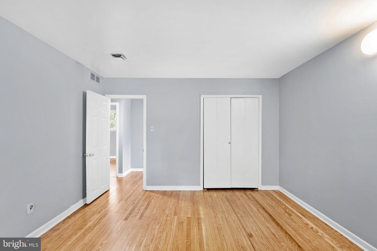 609 Foster Road photo 32