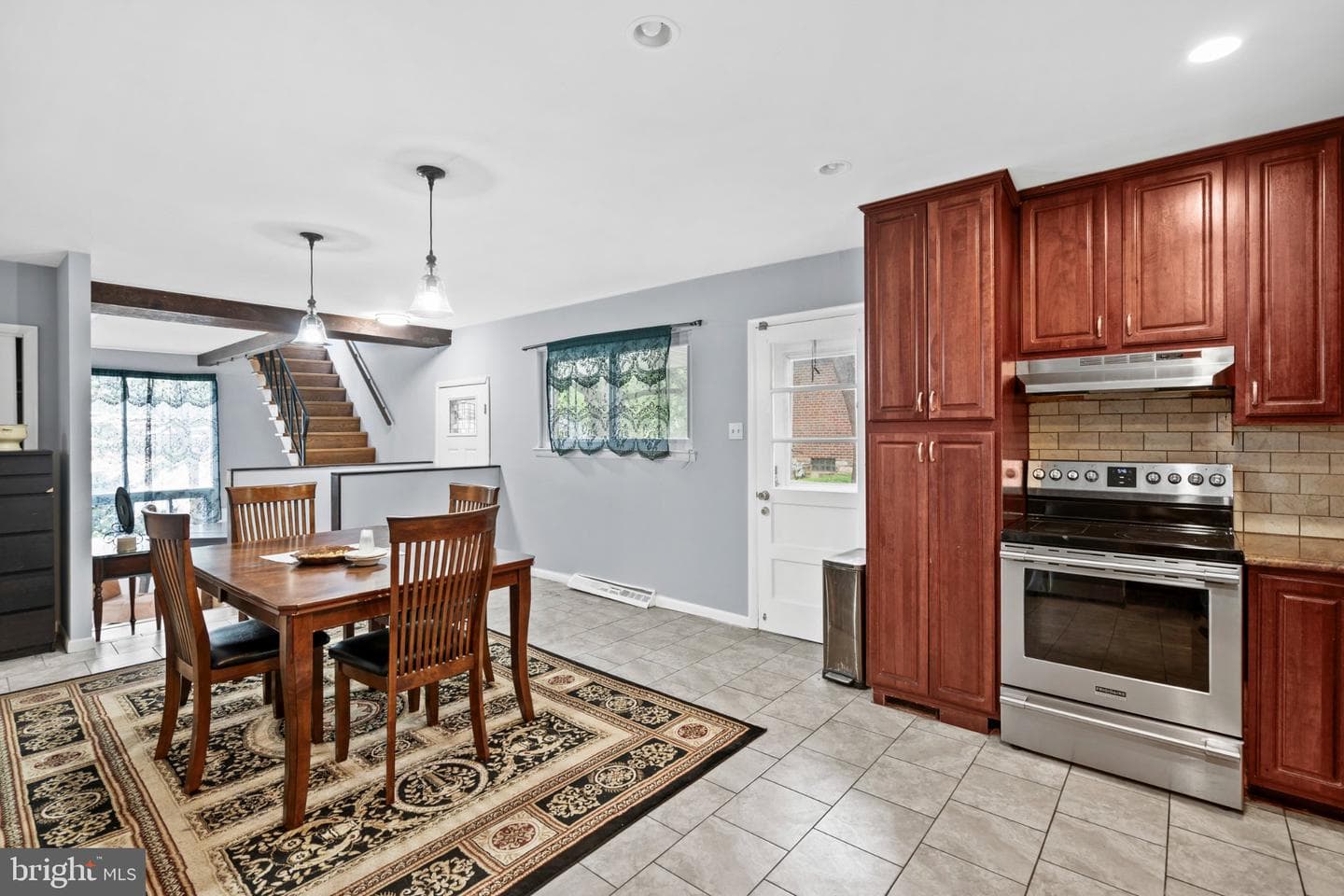 609 Foster Road photo 9
