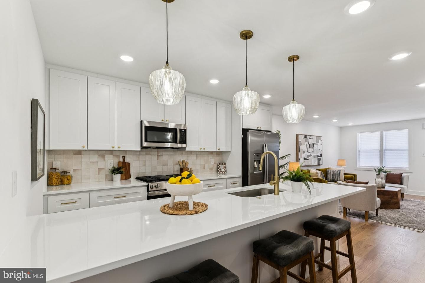 732 Harry Street photo 10