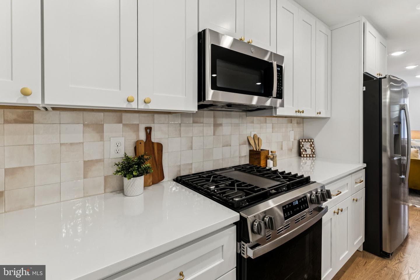 732 Harry Street photo 12