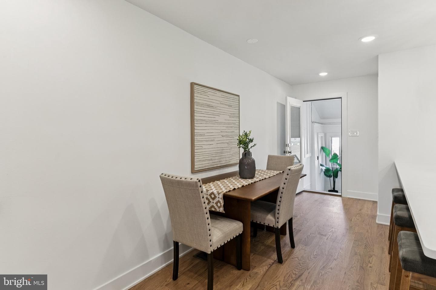 732 Harry Street photo 14