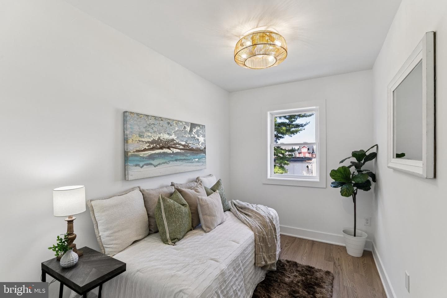 732 Harry Street photo 25