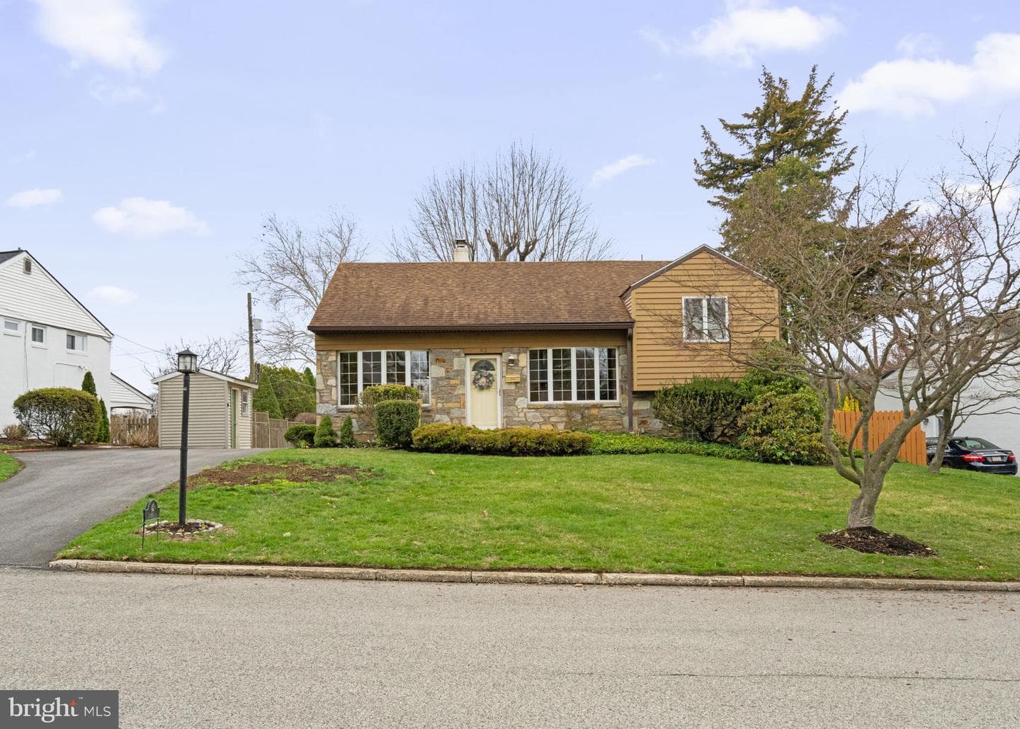 42 Lincoln Ln photo 2