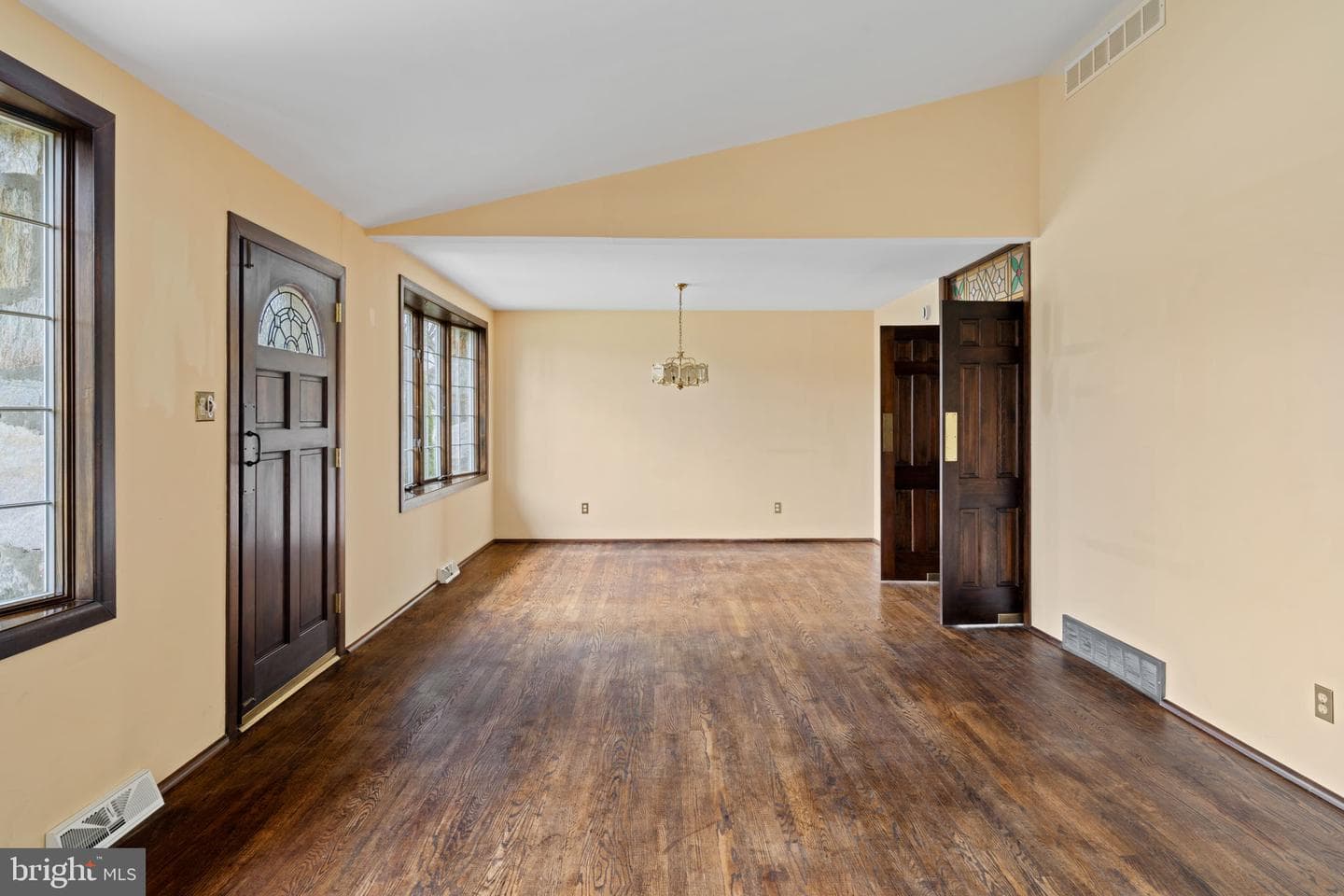 42 Lincoln Ln photo 7