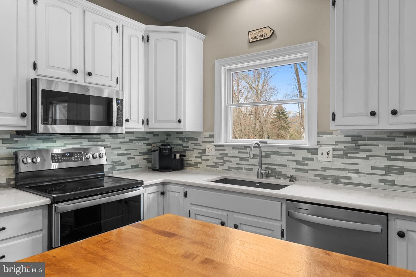 880 Troxel Road photo 7