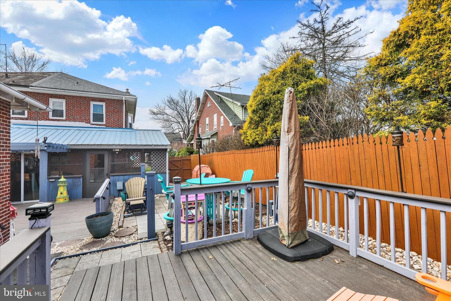 293 Diamond Street photo 23