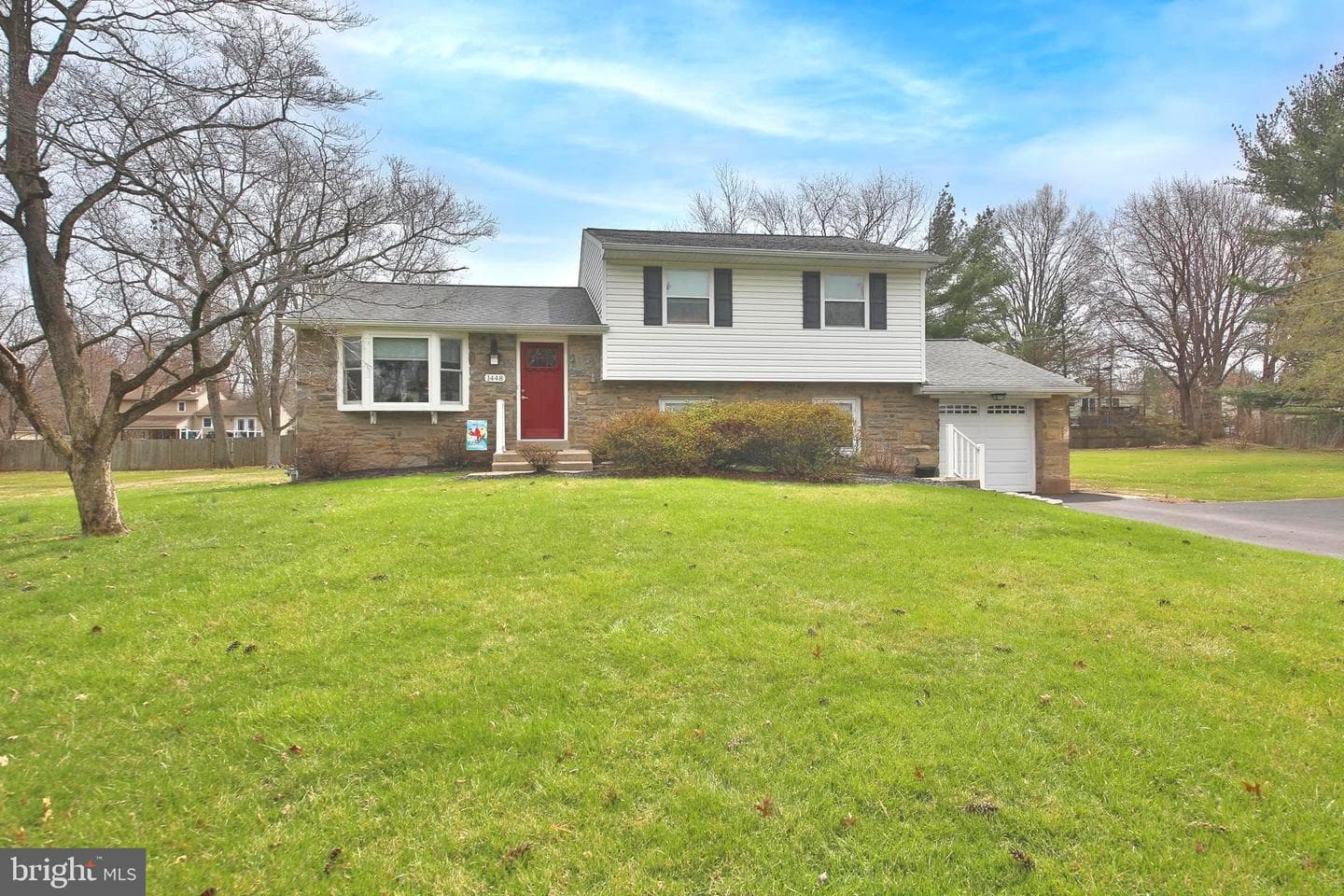 1448 Wheaton Lane photo 2