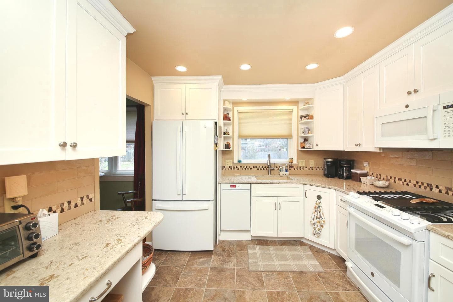 1448 Wheaton Lane photo 4