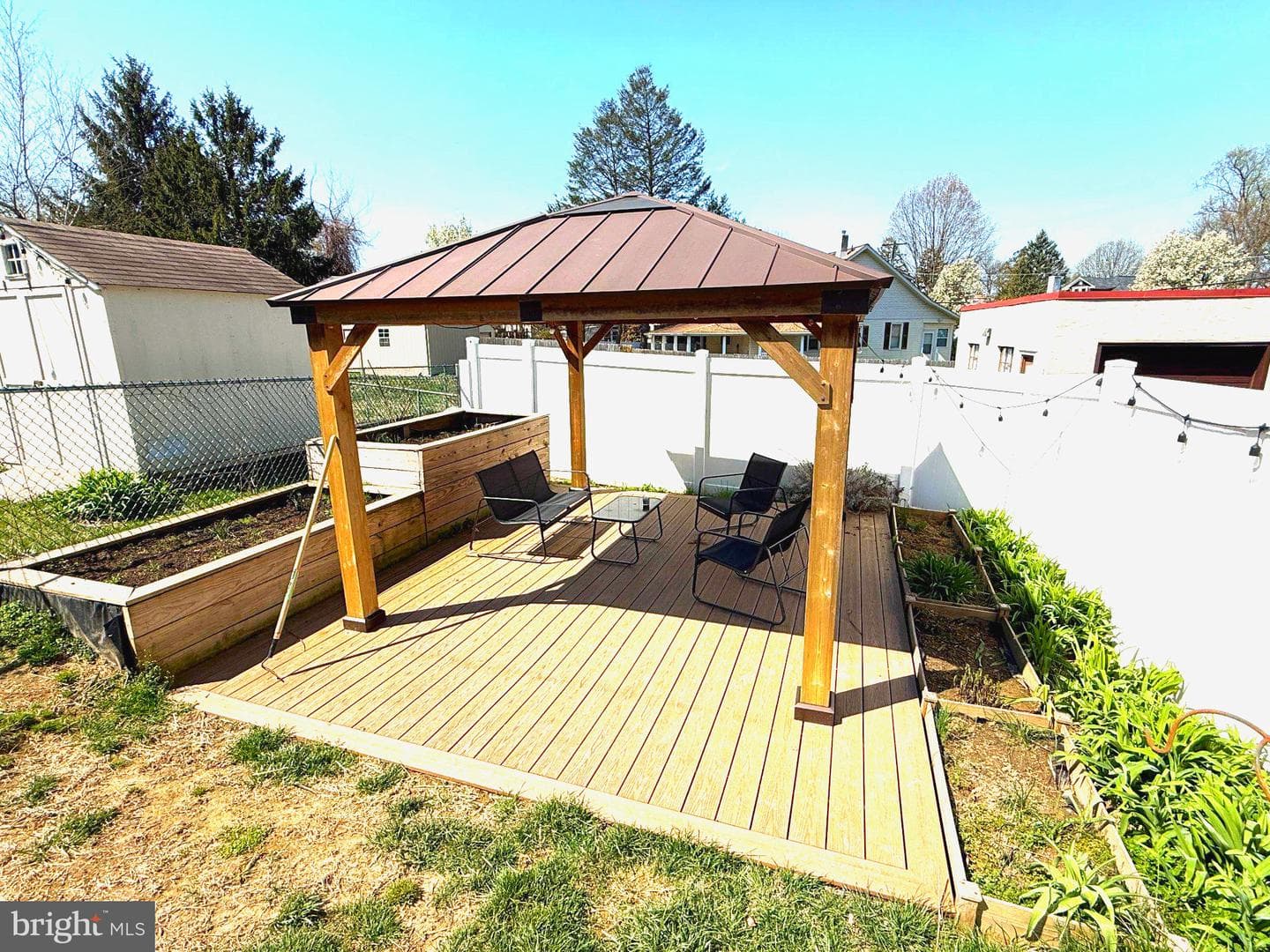 429 Maple Street photo 42