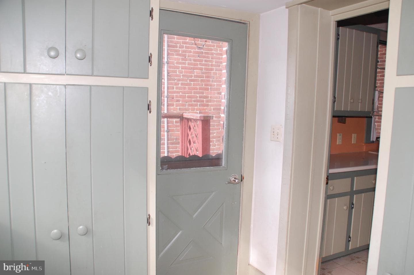 76 Hillside Avenue photo 12