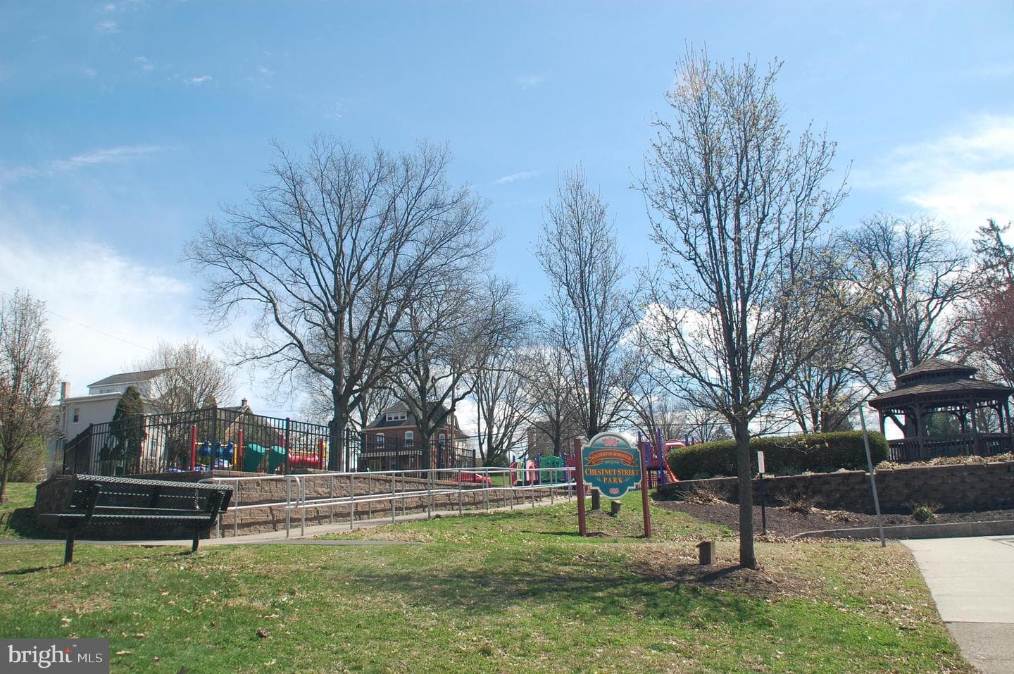 76 Hillside Avenue photo 30