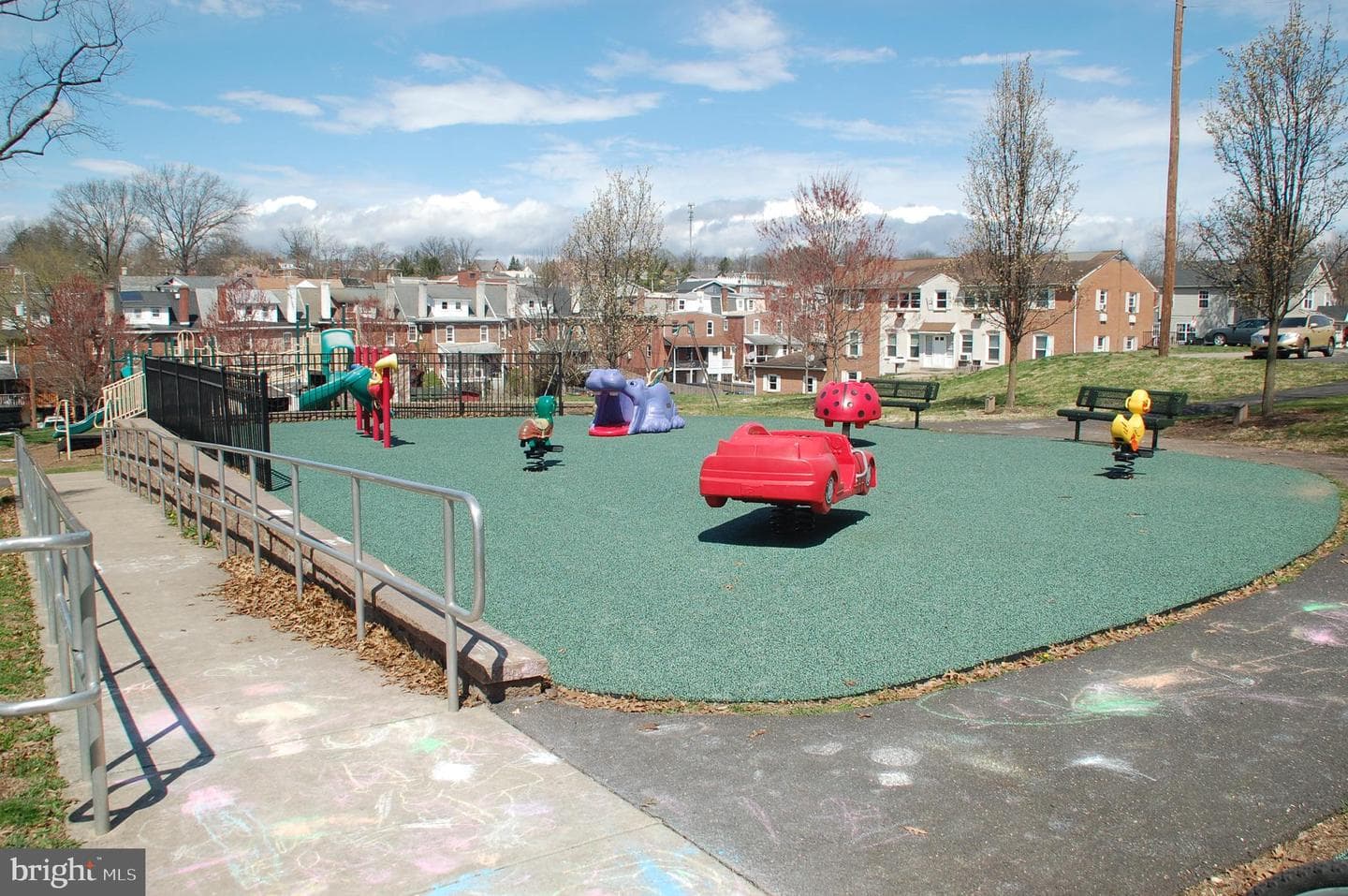 76 Hillside Avenue photo 33